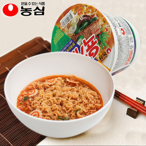 Korean imported instant noodles, Nongshim spicy beef, kimchi noodles 110g, large bucket bowl of instant noodles Korean style