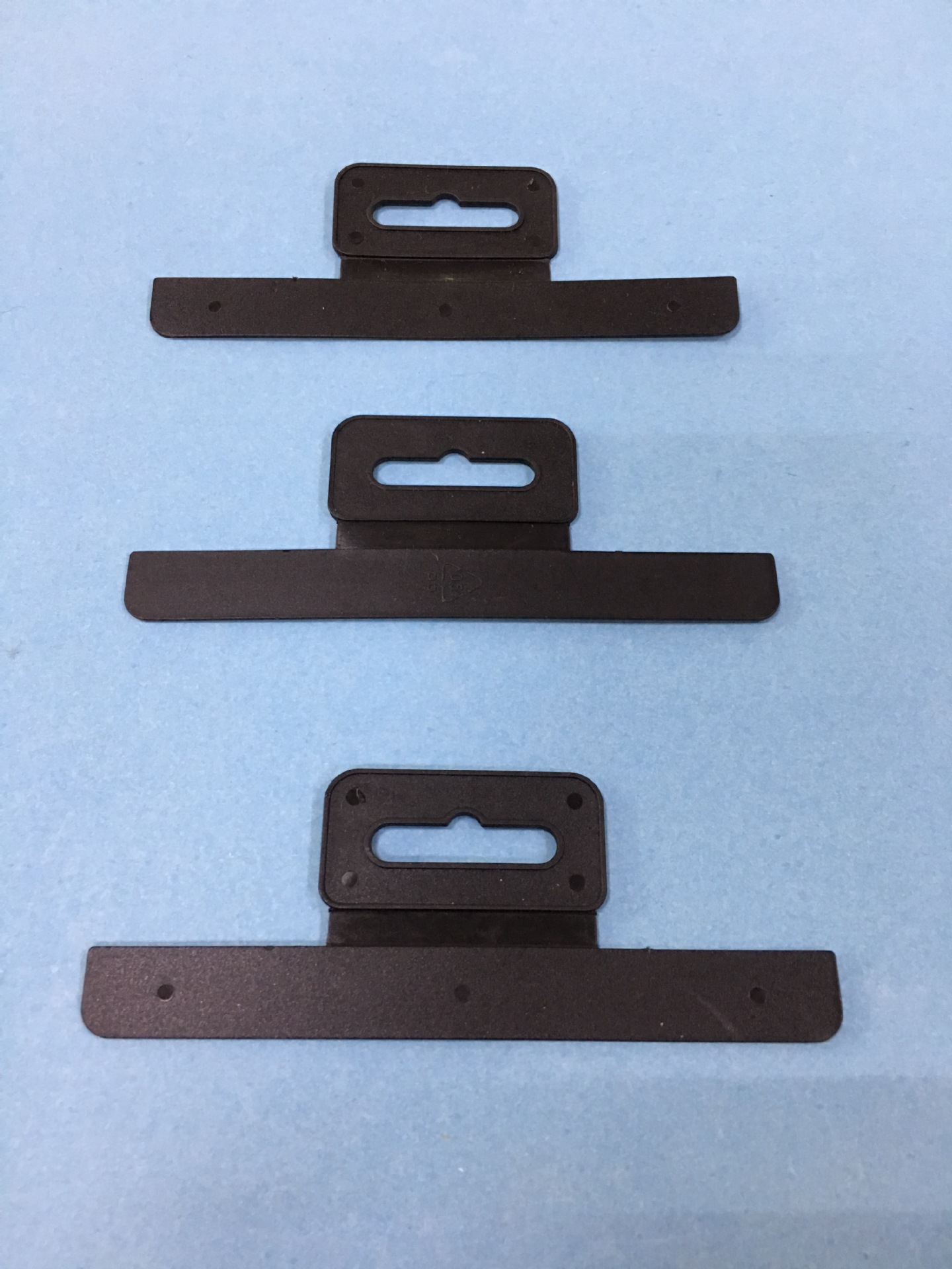 厂家直供大飞机孔彩盒挂钩纸箱飞机孔立体展示飞机孔批发贸易