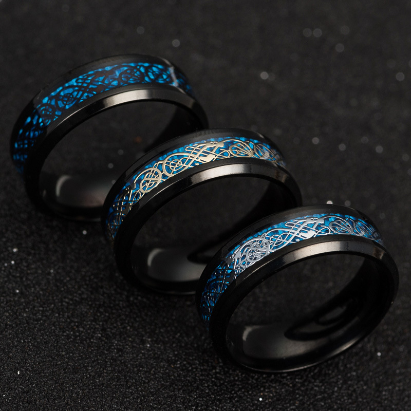 Fashion Titanium Steel Carbon Fiber Dragon Pattern Ring display picture 1