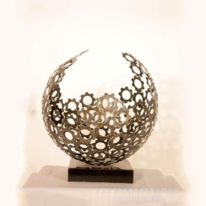 ���������Ƶ���װ��Ʒװ�ε�չ��չ������ڼ�