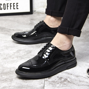 四季时尚新款男鞋布洛克雕花男士皮鞋潮纯色舒适休闲皮鞋一件代发