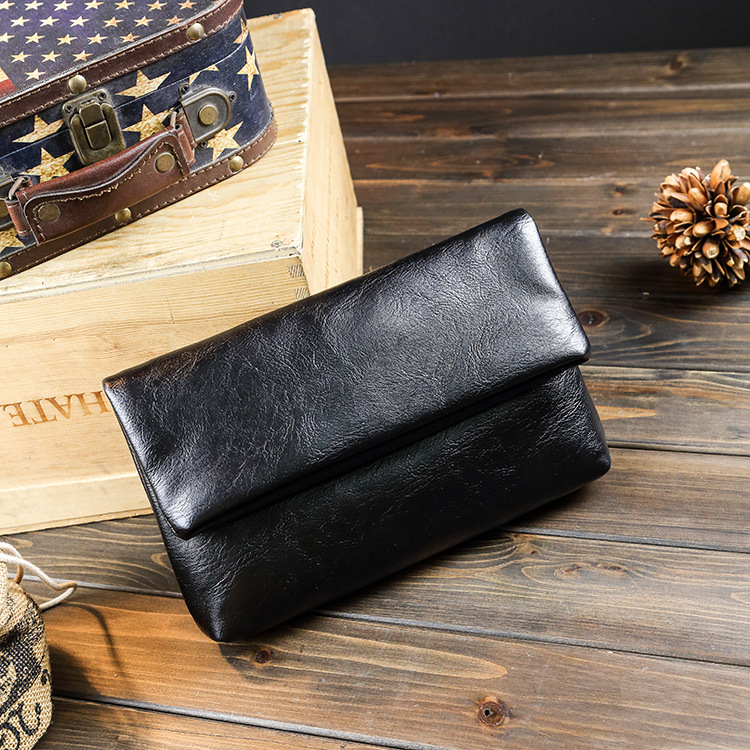 Men's Solid Color Pu Leather Magnetic Buckle Clutch Bag display picture 5