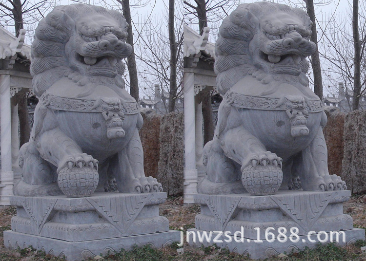 济宁青石石雕狮子批发 大门石狮子一对多少钱 汉白玉石材狮子图片