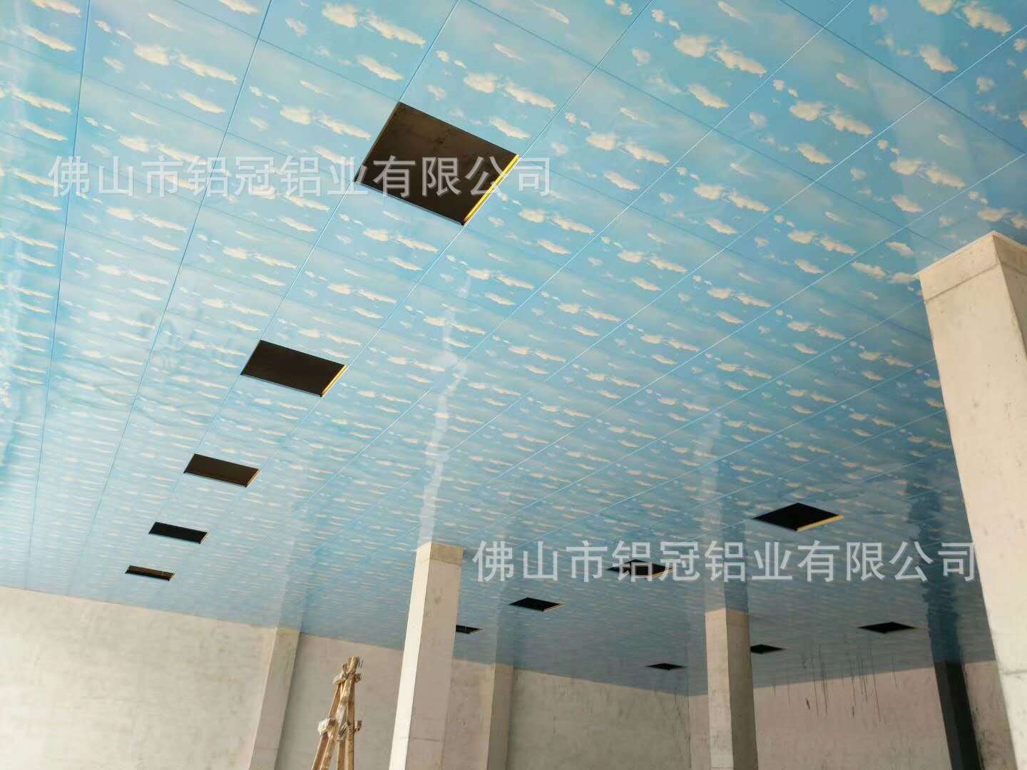 Manufactor Direct selling work clothes smallpox suspended ceiling Material Science Blue Sky Baiyun 600x600 Guangdong Crown brand Engineering board