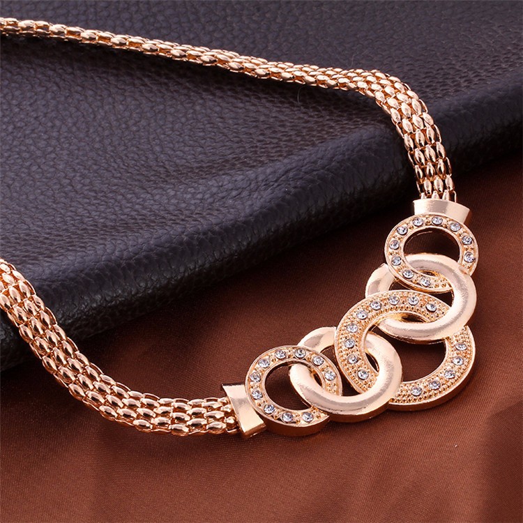 Bijoux De Mode Cinq Anneaux Costume Collier Boucles D'oreilles Bracelet Anneau Quatre Pièces En Gros Nihaojewelry display picture 3