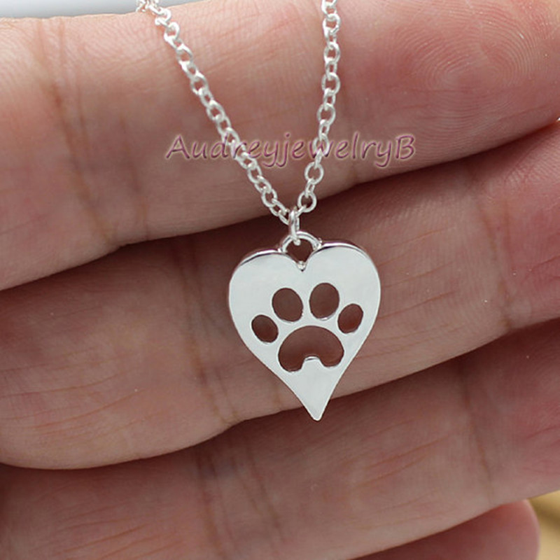 New Cute Animal Cat Paw Foot Necklace Openwork Peach Heart Necklace Heart Shaped Dog Paw Print Necklace Wholesale display picture 12