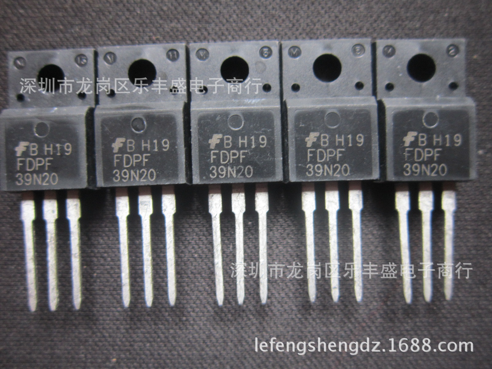 FDPF39N20 TO-220F 飞兆半导体 200V N通道 电源MOSFET