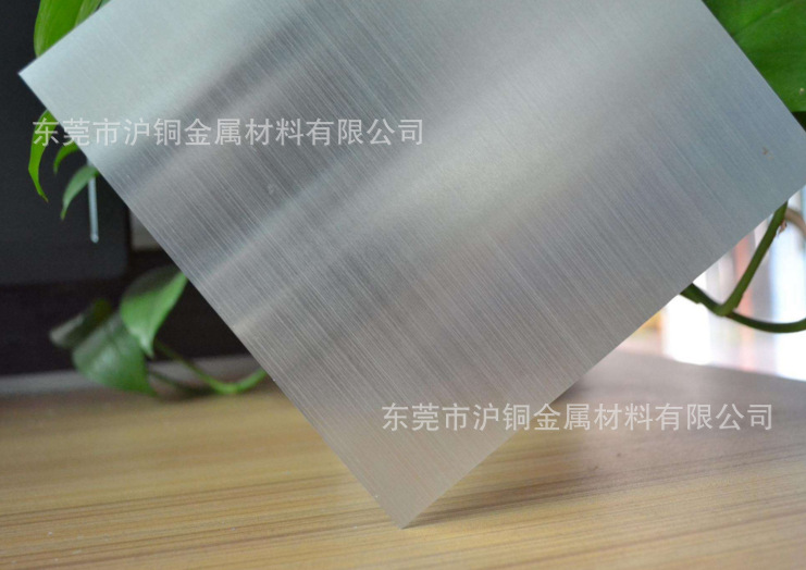 6061、5052、1060拉丝铝板，彩色氧化拉丝铝板