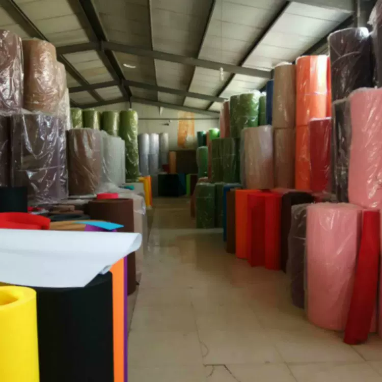 【彩色毛毡布】2mm环保化纤背胶毛毡布防潮多规格彩色毛毡布