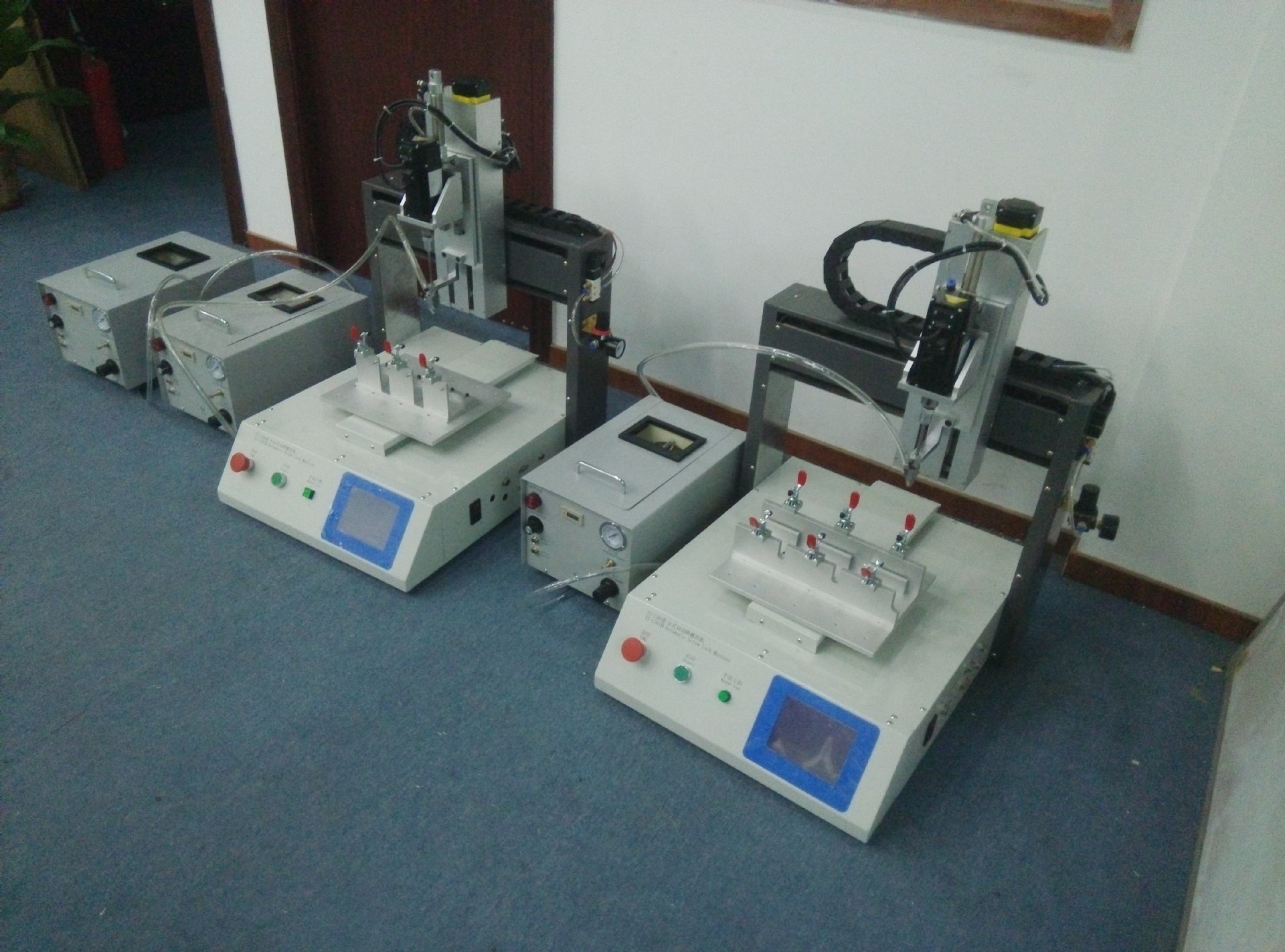 自动打螺丝机器，自攻螺丝锁付机、梅花螺丝自动锁紧机