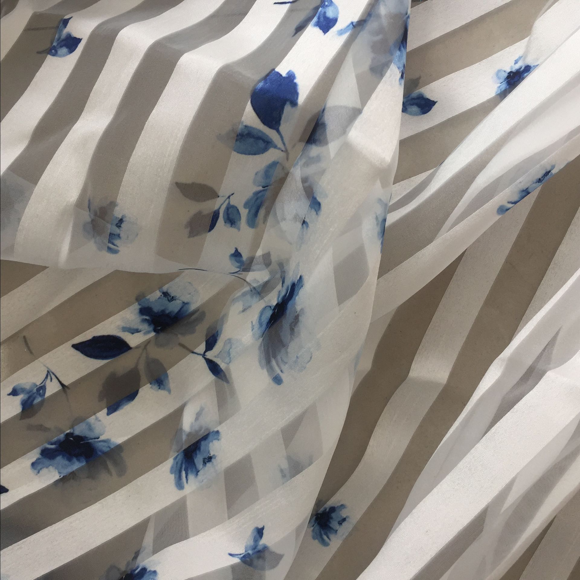 2017 小清新风格  条子印花纱  厂家直销   服装常用面料