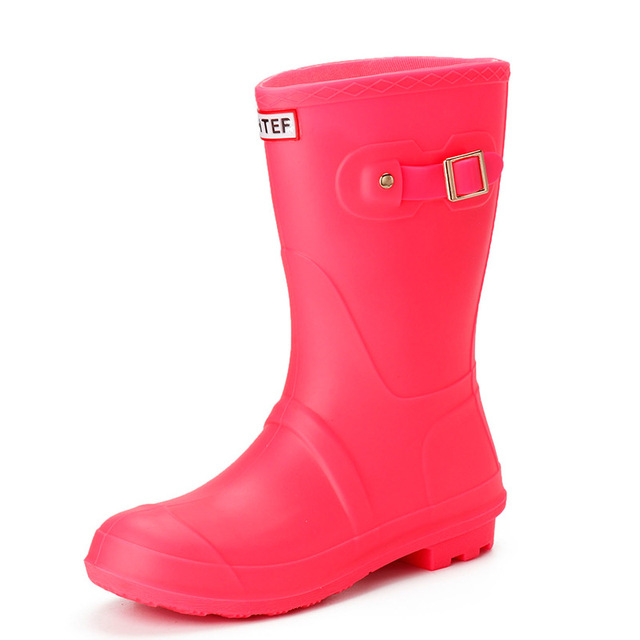 Giày ống chống mưa cho nữ Giày nhựa PVC không thấm nước bao trùm mùa thu và mùa đông Giày đi mưa mới thời trang Giày nữ Giày đi mưa nữ