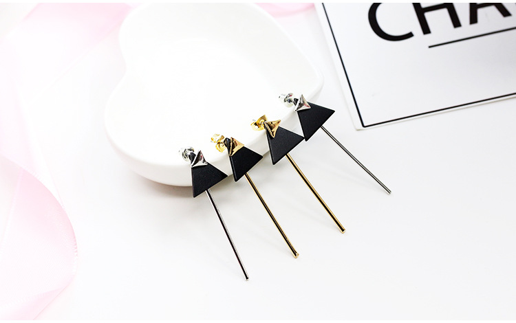 Simple Geometric Double Triangle Flip Stick Earrings display picture 9