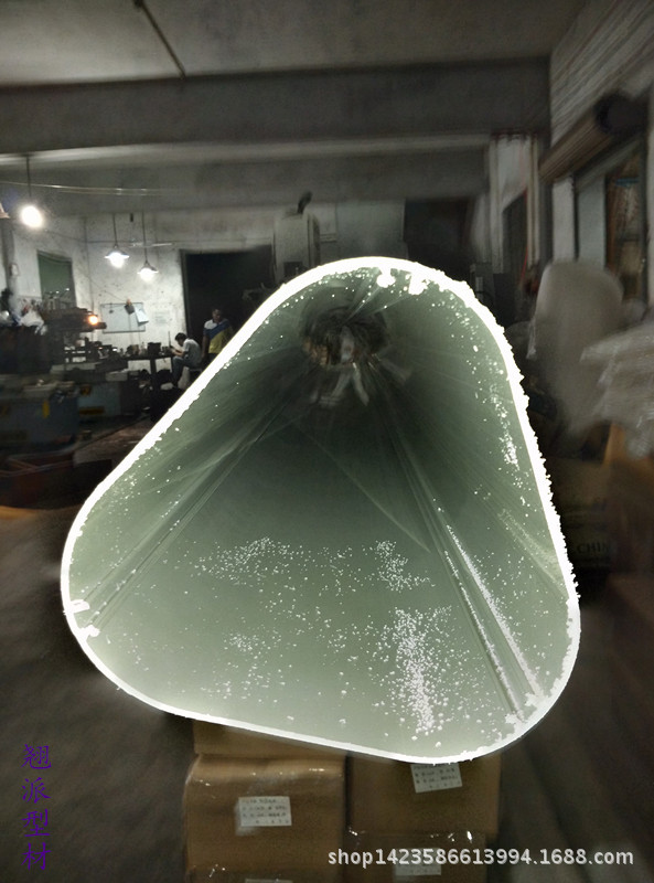 专业生产厂家生产各种颜色不同形状的PVC冷顶塑料型材-PVC冷顶3