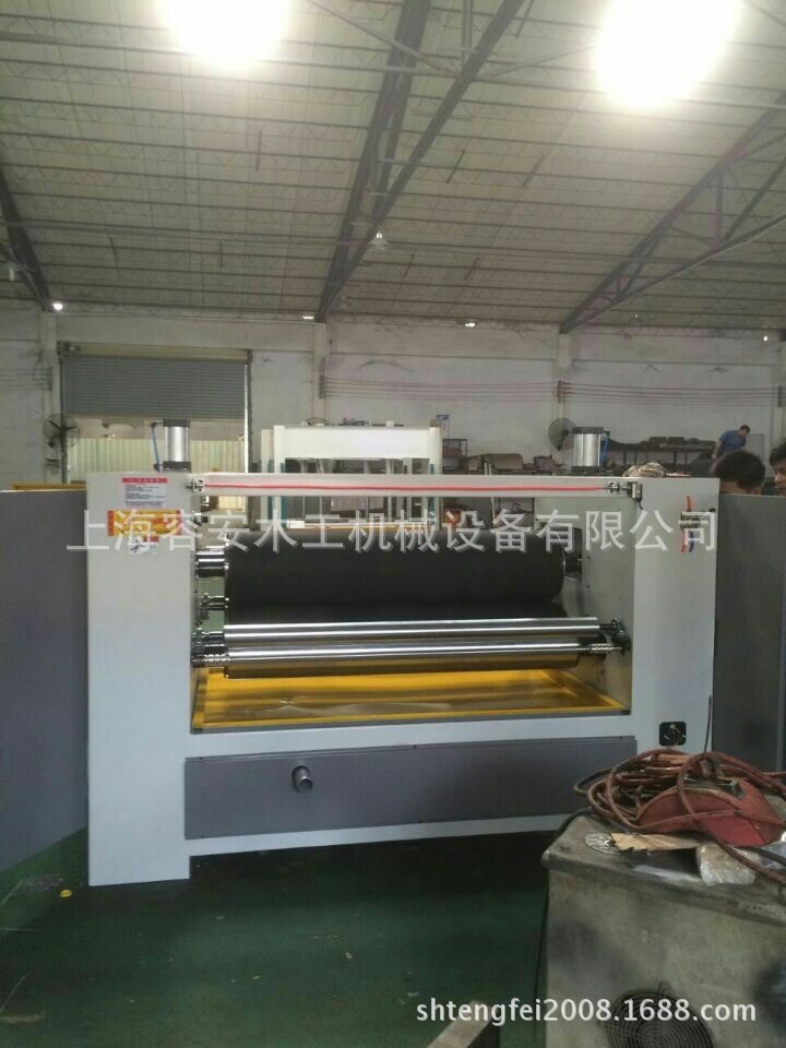 Jiangsu Changzhou cement board gluing machine, double-sided board gluing machine, AB glue gluing machine, non-standard gluing machine