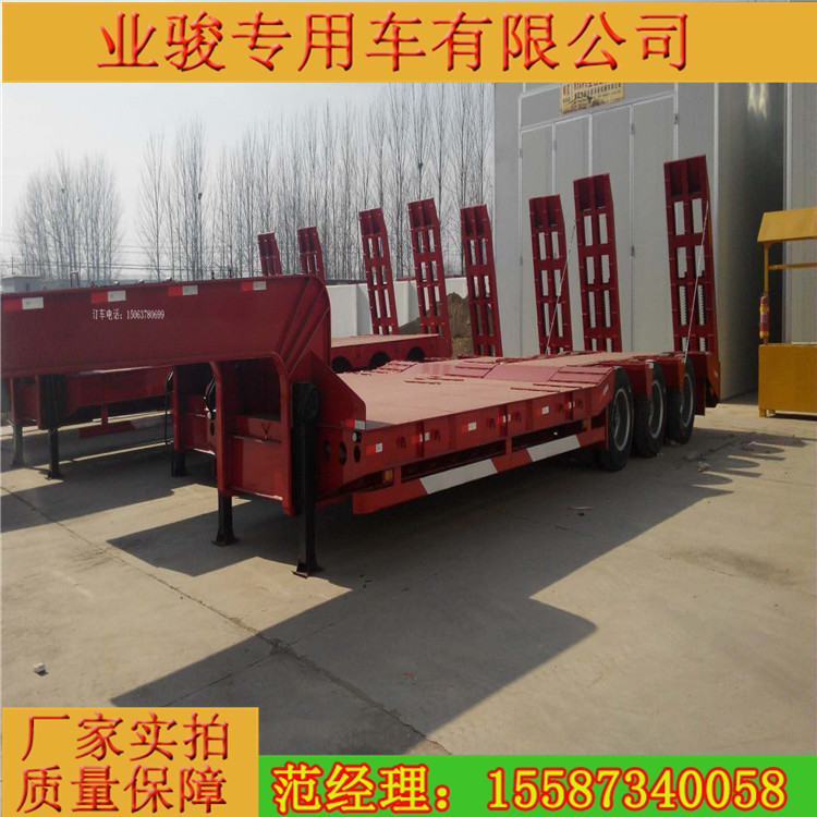 55吨【拉挖机平板价格配置】13米低平板半挂车挖掘机车盘