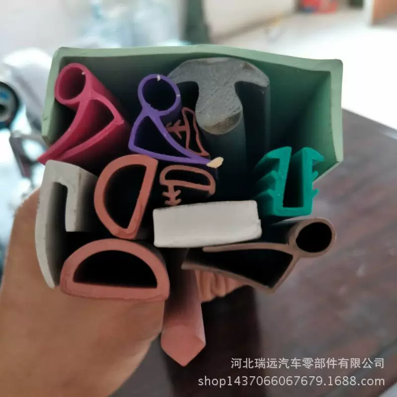 供应三元乙丙密封条PVC TPE TPV 热塑性弹性体硅胶各种彩色软胶条