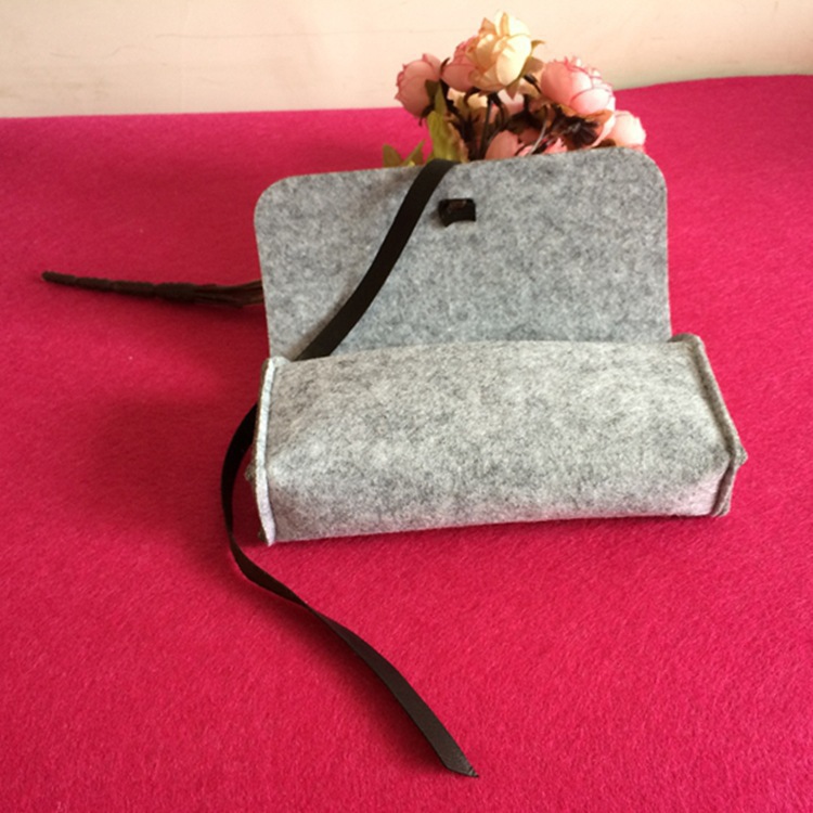 厂家直销毛毡包时尚新颖毛毡钱包等毛毡制品质量保证支持低价批发