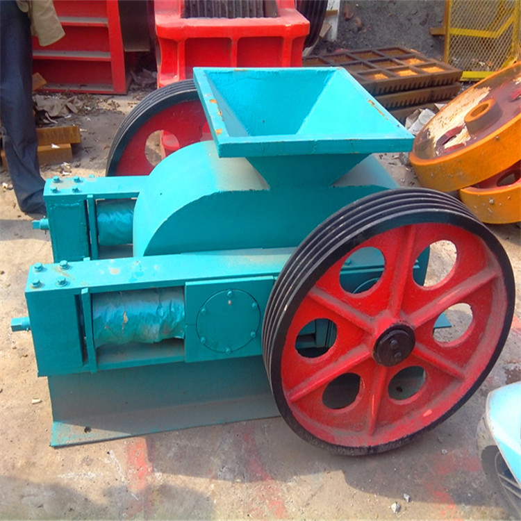 对辊式粉碎机 双辊式碎石机 小型双辊耐材制沙机 对辊挤压破碎机