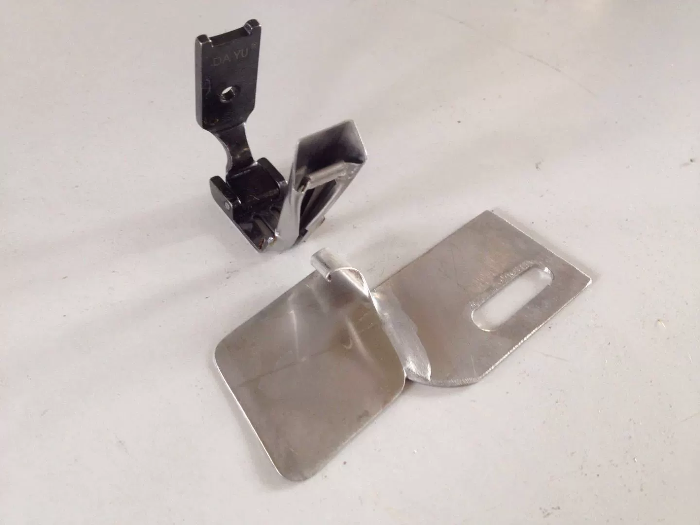 Производитель и оптовая продажа задней гибочной трубки для шляп, прижимной лапки, оборудования для изготовления шляп, инструментов для изготовления механических шляп