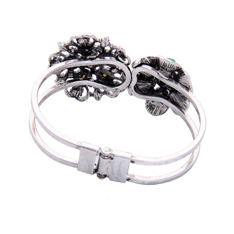 Rétro Bracelet Personnalité Diamant Clouté Creux Fleur Accessoires Qingdao Européen Et Américain Bijoux En Gros Alliage Bouche Ouverte Bracelet Livraison display picture 8