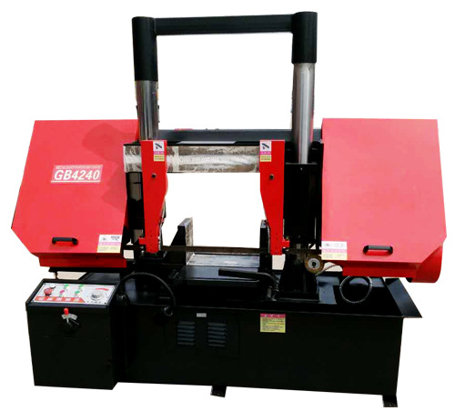 如何正确操作金属带锯床？