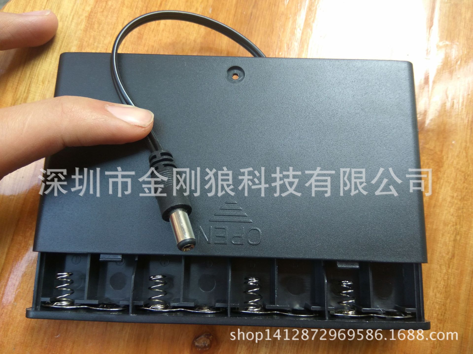 大量现货8节5号电池盒 12V 8*AA电池盒带DC头5.5*2.1 带开关推盖
