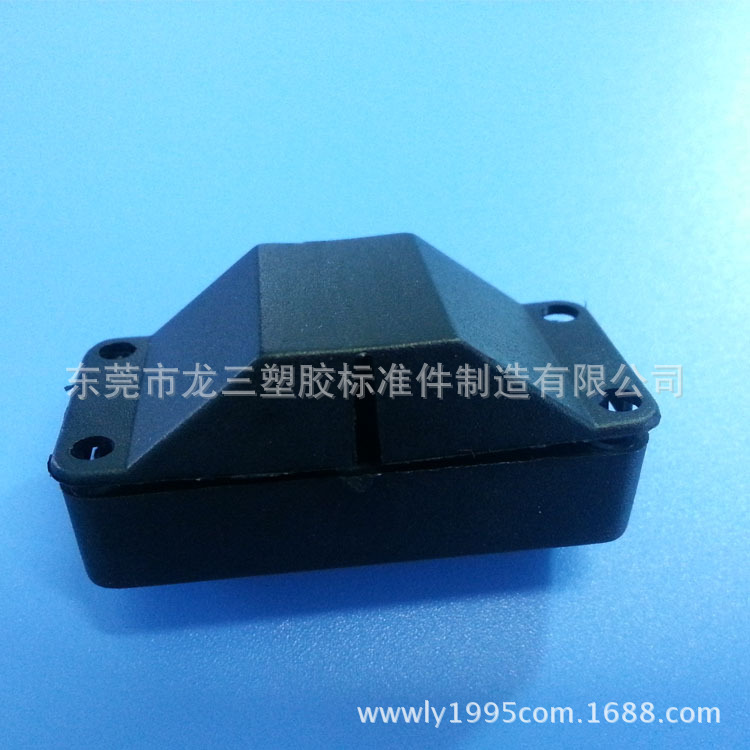 黑色019两位接线盒东莞龙三塑胶标准零配件 现货供应