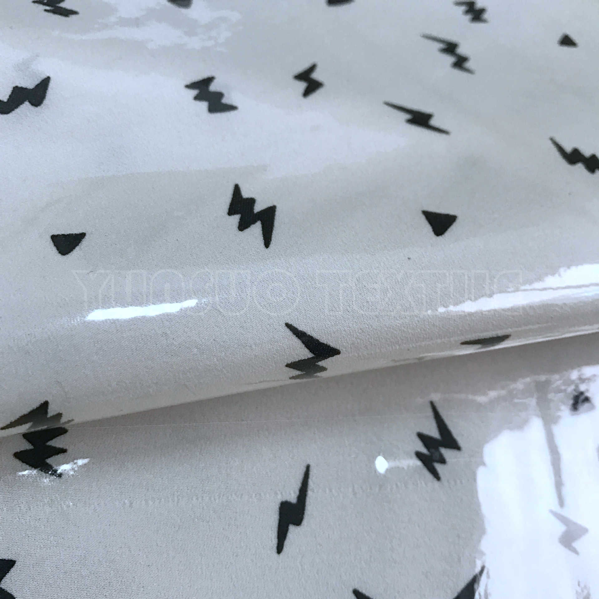 亮面透明TPU膜复合面料 防水雨衣风衣TPU复合面料