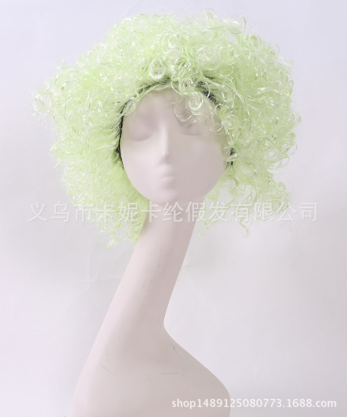 Los nuevos fanáticos de color verde claro envían cabello rizado de moda europeo y americano