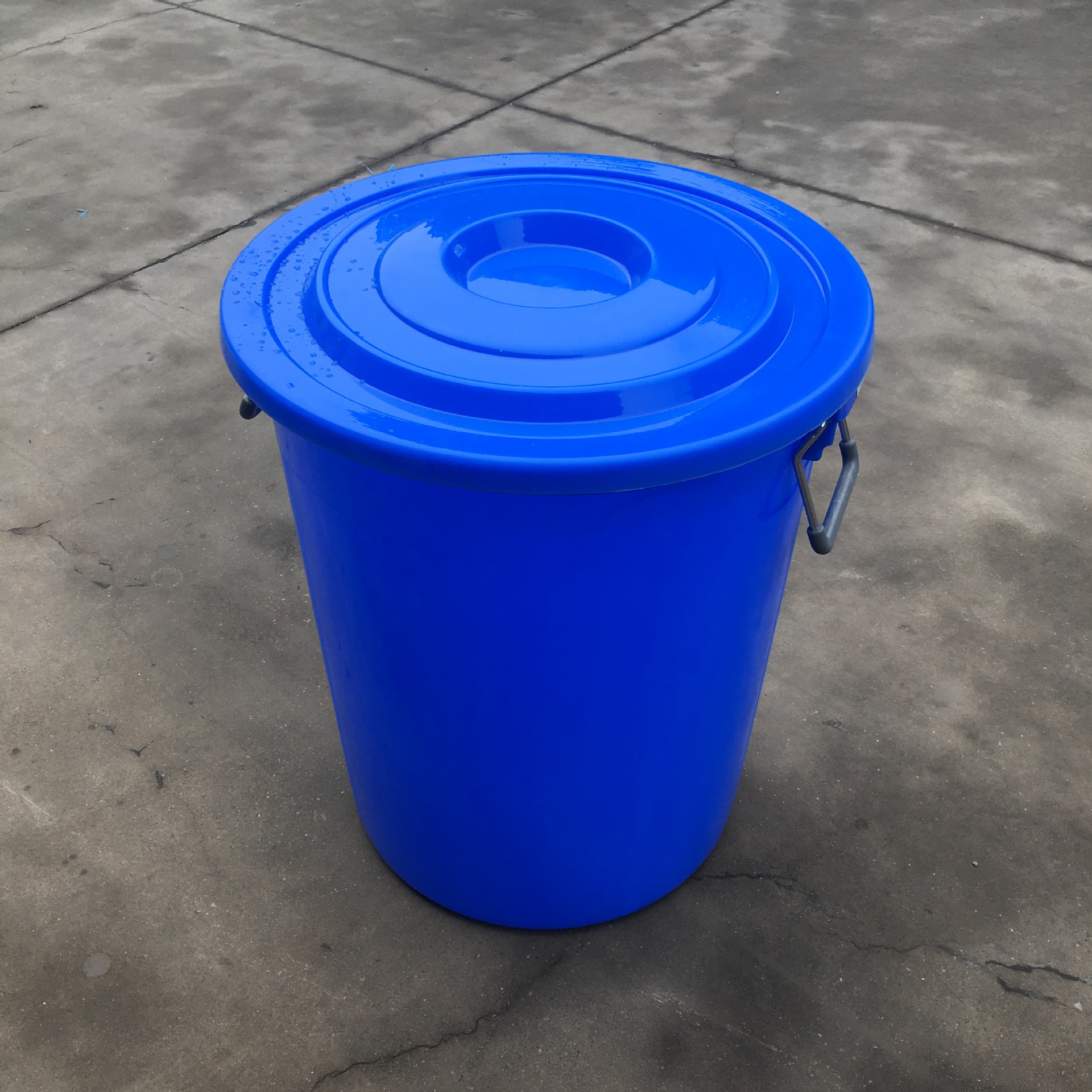 加厚200L法兰桶密封双环闭口圆形蓝色塑料桶化工桶200KG包装油桶-阿里巴巴