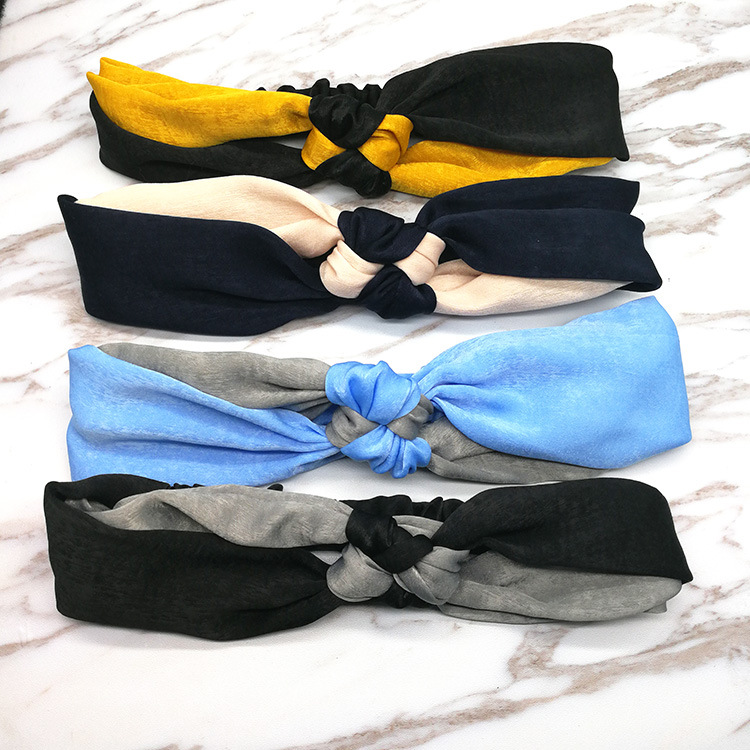 Korean Two-tone Stitching Chinese Knot Wide-brimmed Cross Hair Band Retro Satin Middle Knotted Contrast Hair Band display picture 5