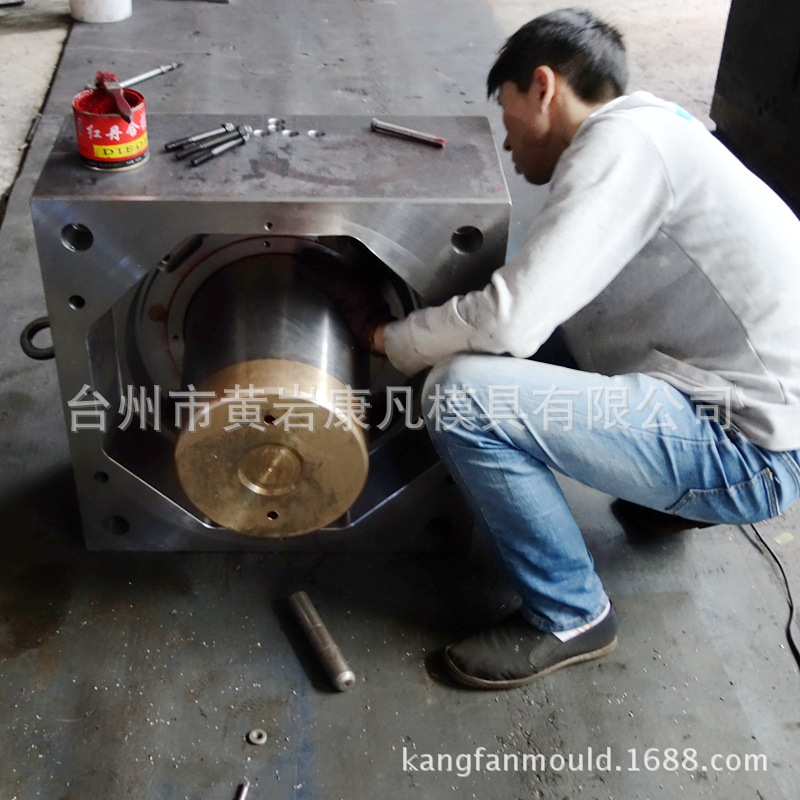 塑胶桶模具加工 塑料桶润滑油桶 防冻液桶模具模具生产