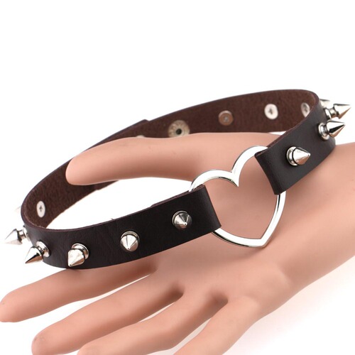 Exaggerated sharp nail rivet peach-shaped heart-shaped PU leather necklace collar choker