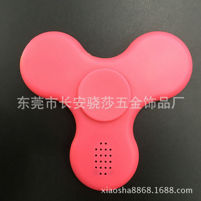 新款发光指尖陀螺带蓝牙音箱 充电式旋转音乐播放闪光 厂家现货|ms