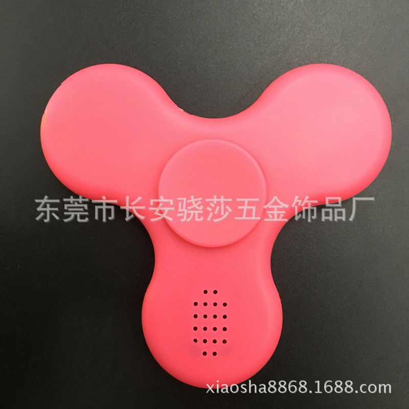 新款发光指尖陀螺带蓝牙音箱 充电式旋转音乐播放闪光 厂家现货|ms