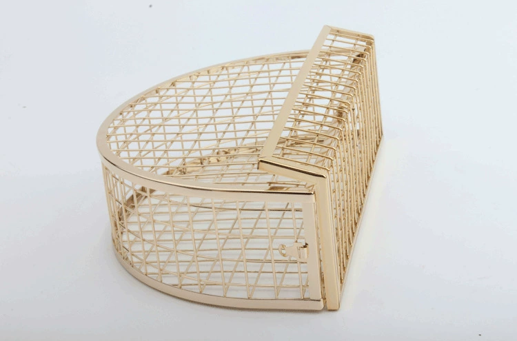 2022 Hollow Out Women Shoulder Bag Luxury Designe Crossbody Evening Bag Metal Cages Half Moon Bag Wedding Party Handbag Clutch