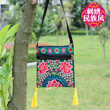 新款云南民族绣花包赶集地摊包十元店绣花包吊穗刺绣包女士斜背包