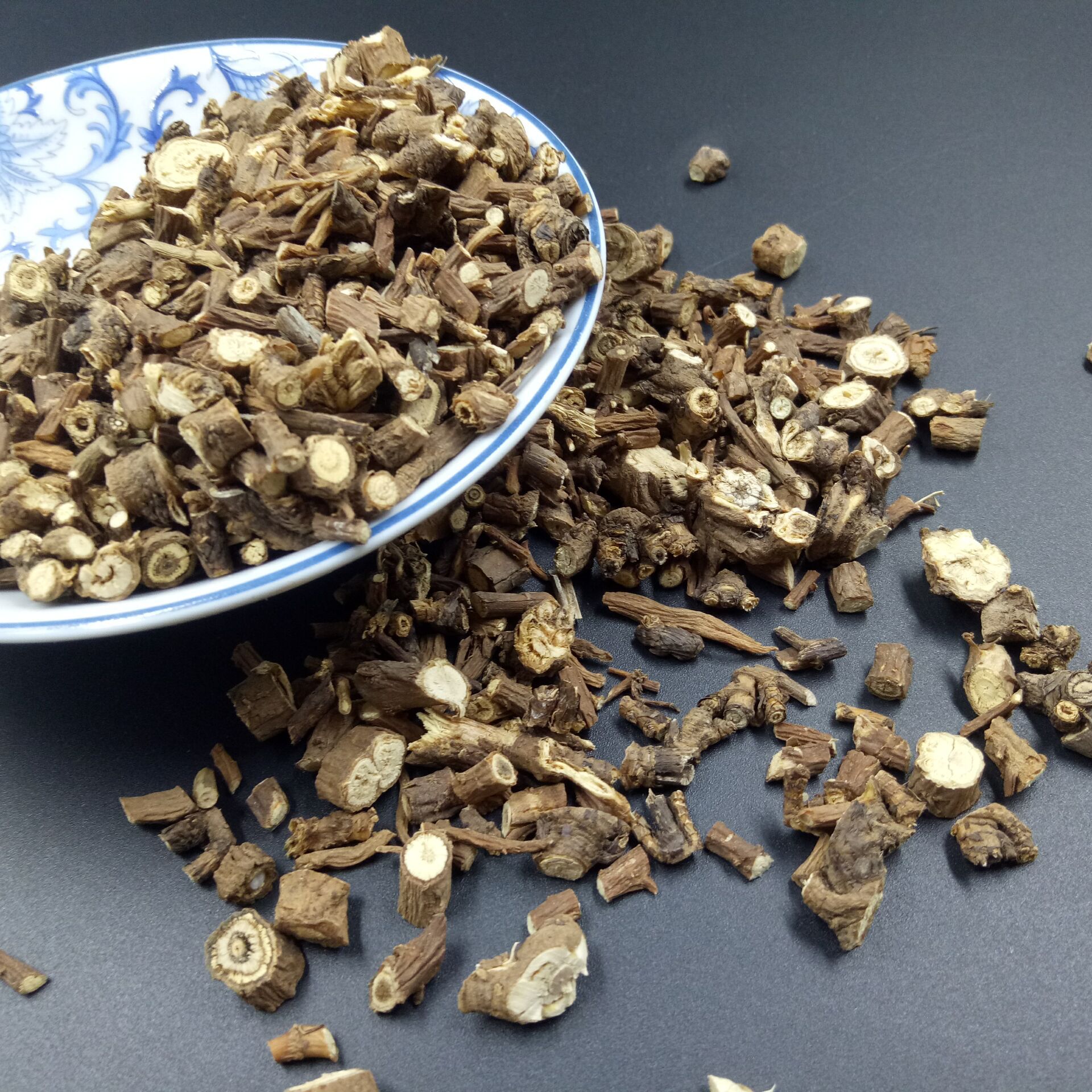 Chai Hu Bupleurum Root Slices 1 lb Dried Chinese Herbal Decoction Pieces for Traditional Herbal Cooking overview