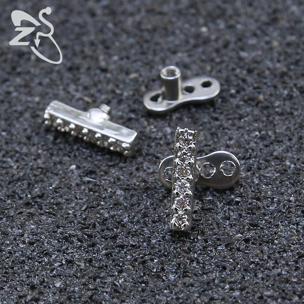 16G labret stud size and finish detail
