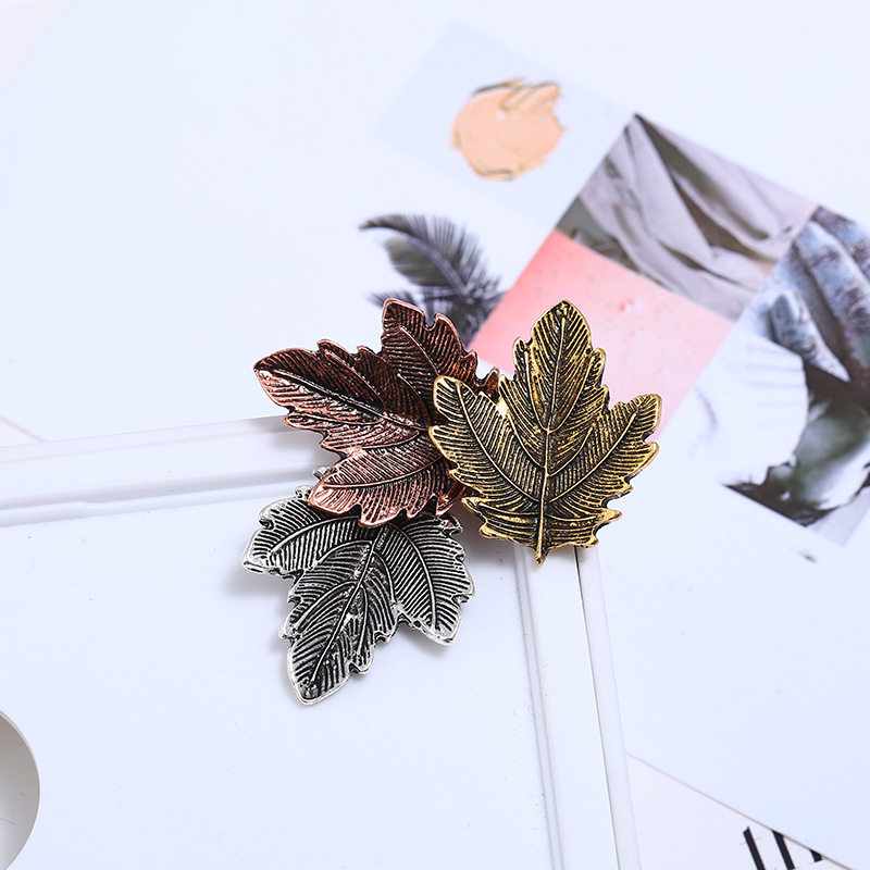Retro Style Retro Pin Maple Leaf Alloy Plating Women'S Brooches