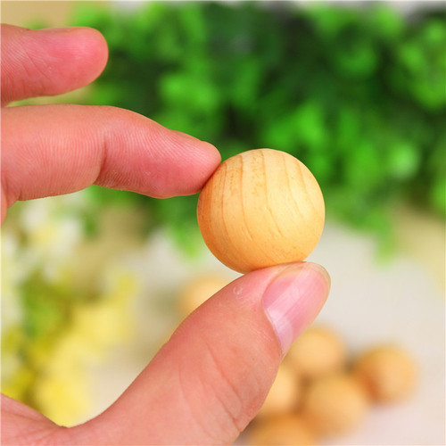 Pack of 5 natural mothballs, mildew-proof, moth-repellent, insect-proof mothballs, wood balls, fragrant wood balls, camphor wood balls