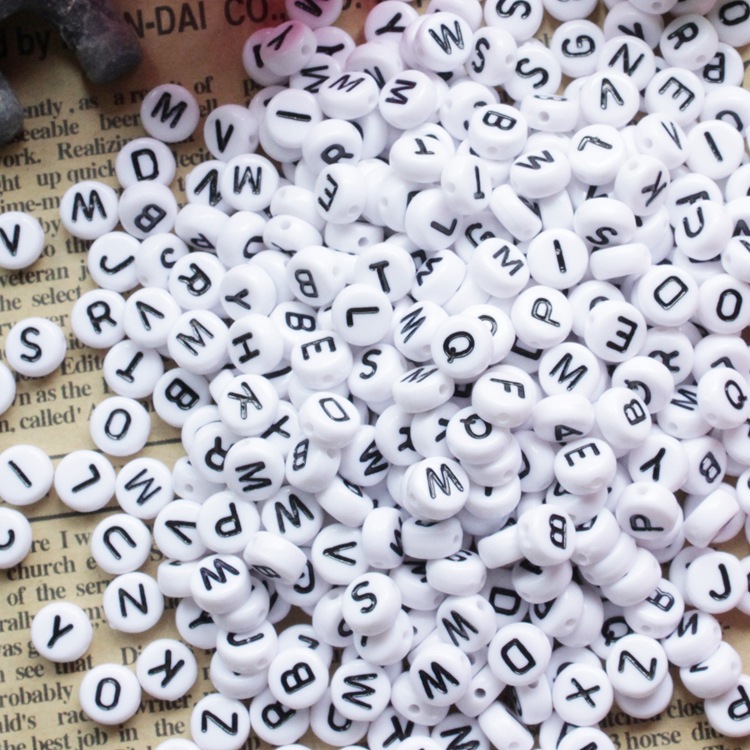 字母珠子彩色亚克力英文 4*7mm字母珠塑料圆形7mm 26个单字母DIY