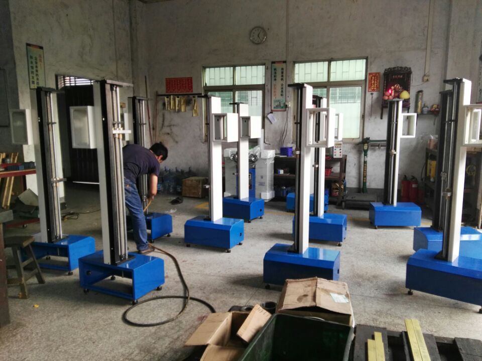 XL-TST-5拉力机现场装配