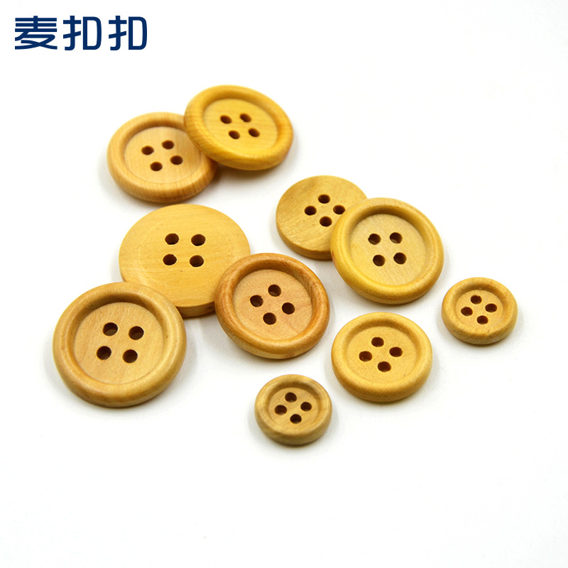Manufacturer wholesale natural poplar round four -eyed buttons