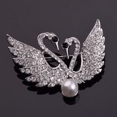 Korean-style Fashionable High-end Platinum-Plated Swan Brooch for Women – Wedding Bridal Accessories, Creative Crystal Jewelry Pin