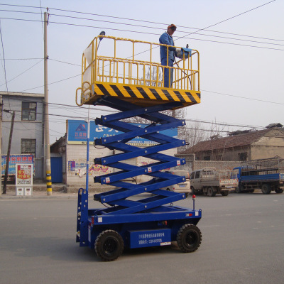 越野式剪叉自行走式升降台10米小型电动液压升降平台移动高空作业