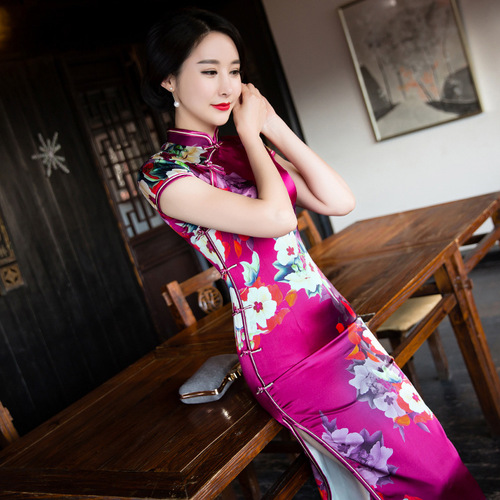 Chinese style long slim and improved fashion silk cheongsam dress dress wholesale Hangzhou women&apos;s daily Tang Qipao
