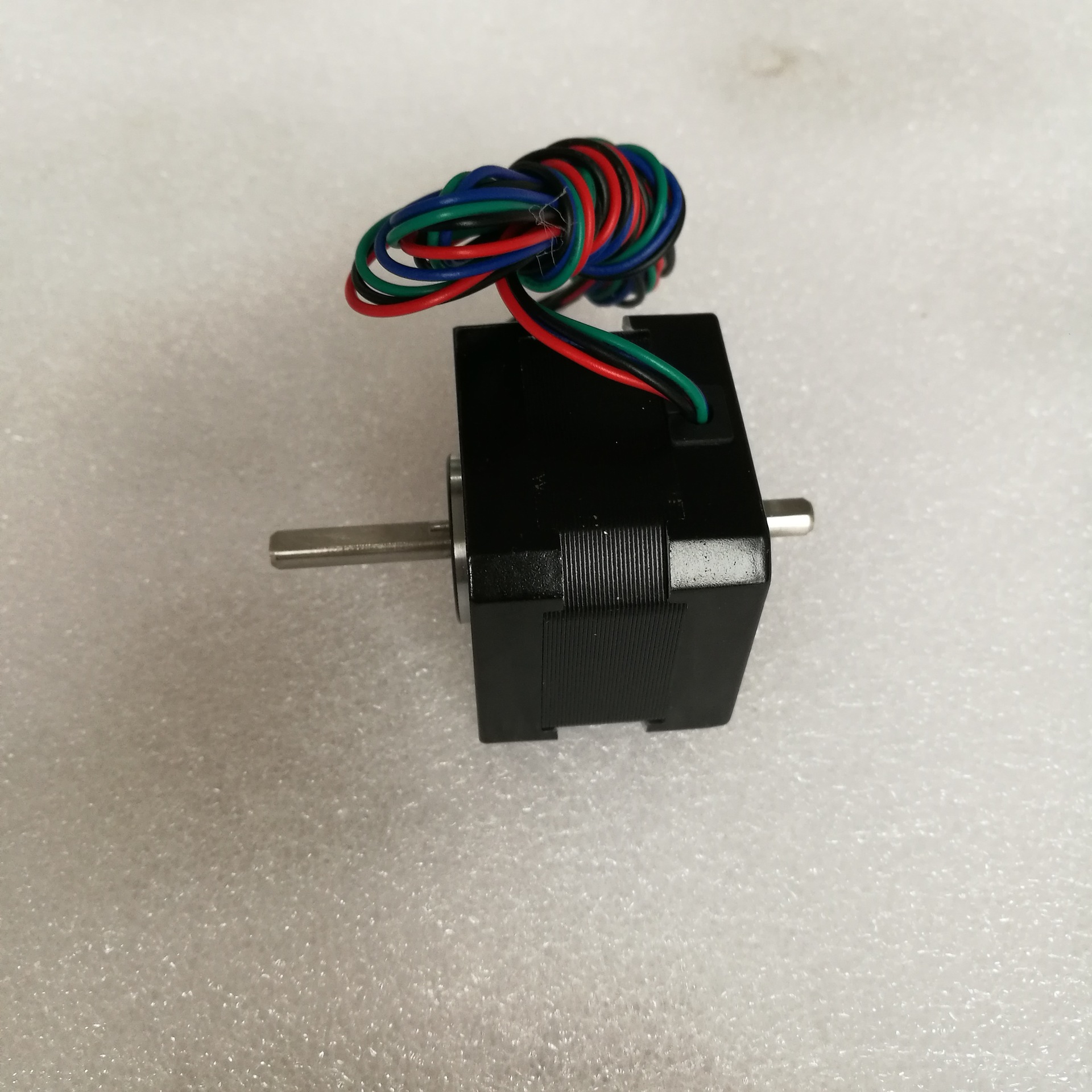 42步进电机 OK42STH33-1704B 双出轴 二相四线 1.8度 0.26Nm