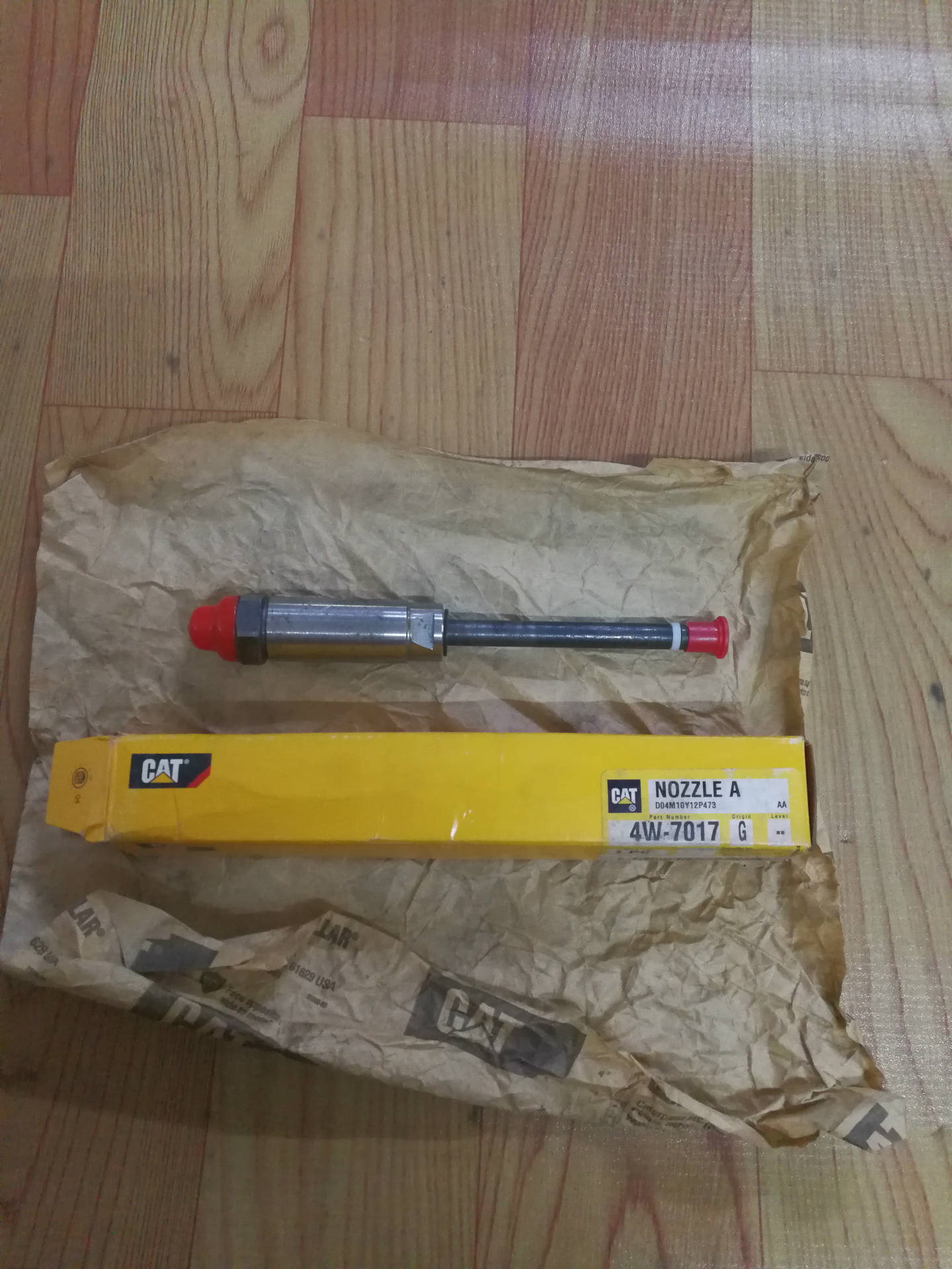 供应卡特彼勒发动机配件喷油嘴4W-7017